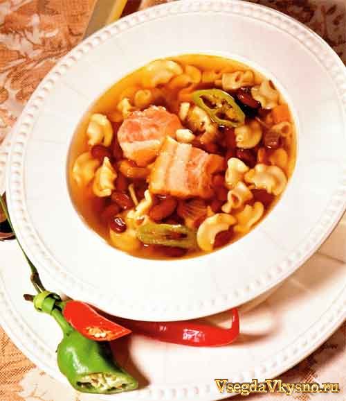 Суп с макаронами и грудинкой