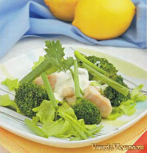 Салат из курицы с капустой брокколи