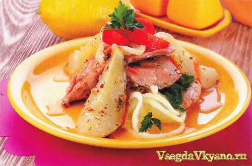 Горбуша, тушенная с грушами