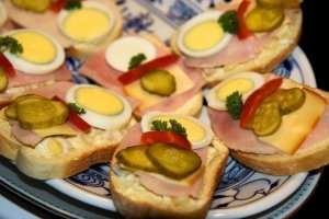 Бутерброды с ветчиной